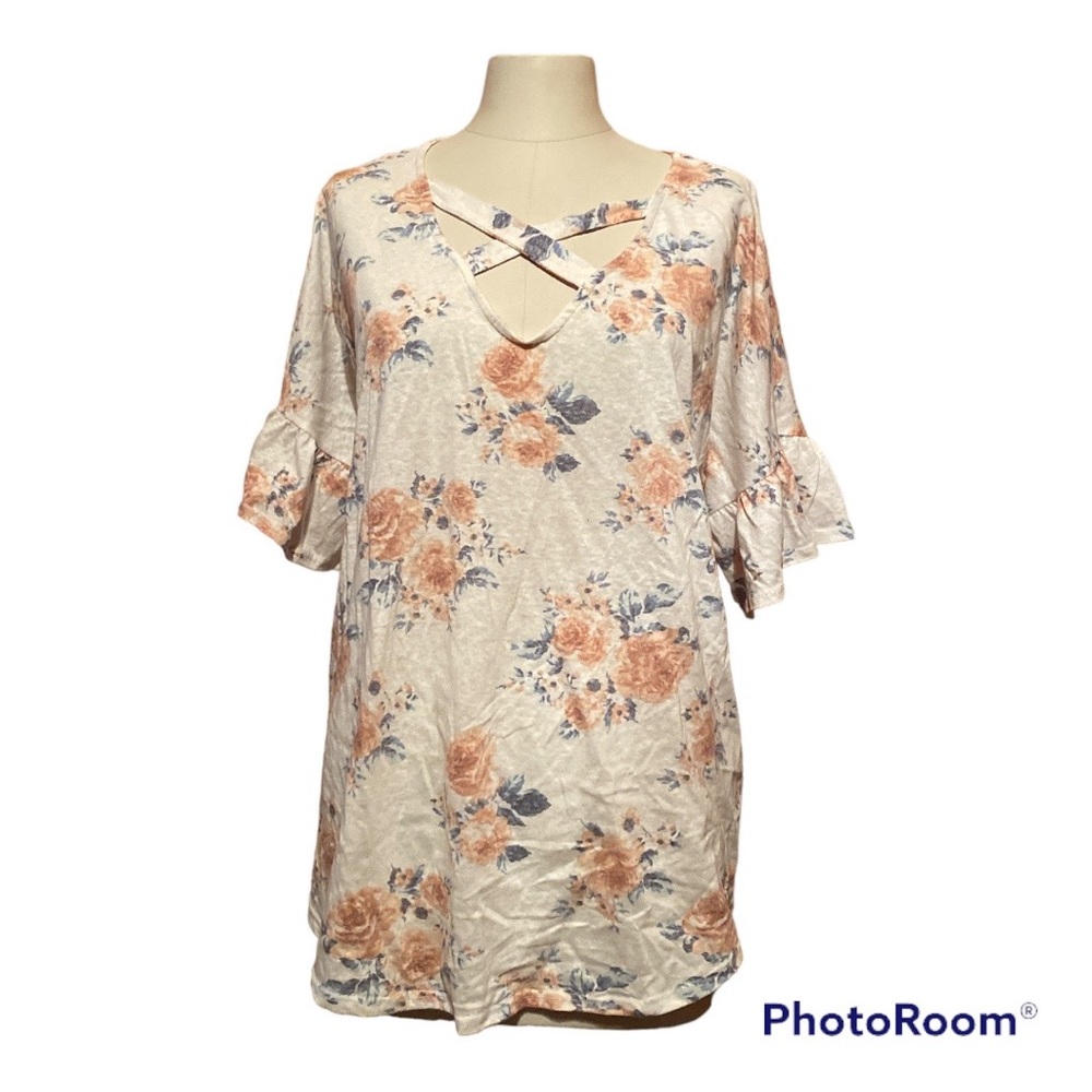 7th Ray woman’s 2x floral print short sleeve cross cross neck cotton blend top